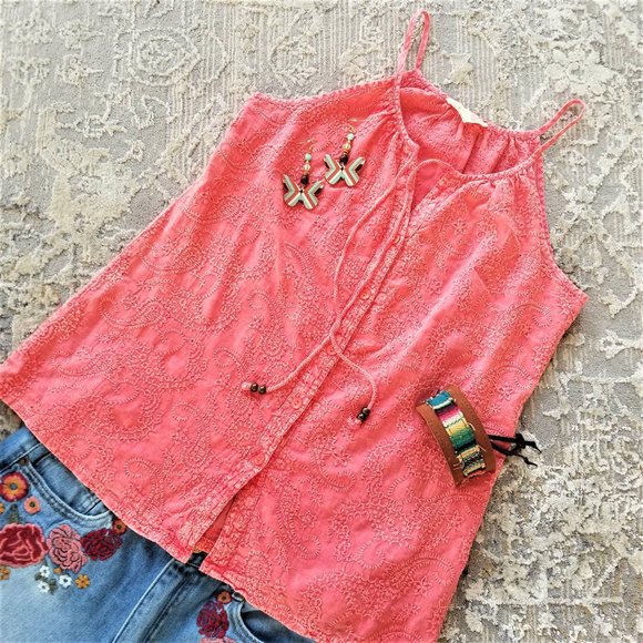 Top. Sleeveless. Coral Embroidered. Luna Moon Brand. Size Medium. - Picture 7 of 8
